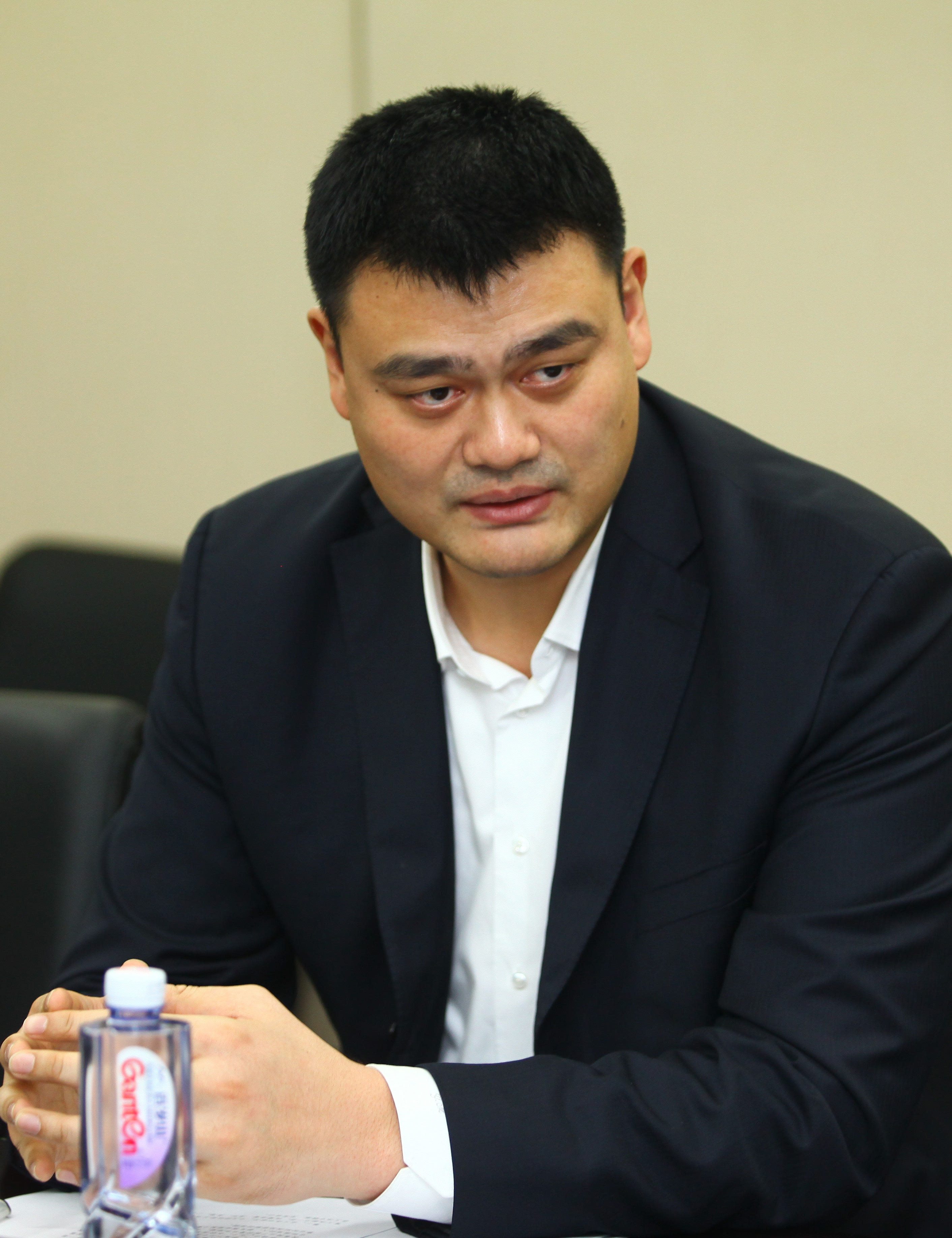 身而出